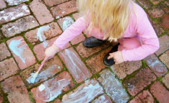 DIY fizzy chalk paint