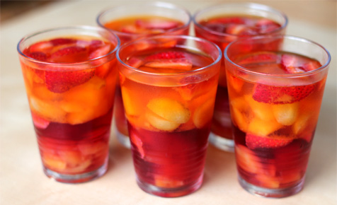 Fruit and jelly cups