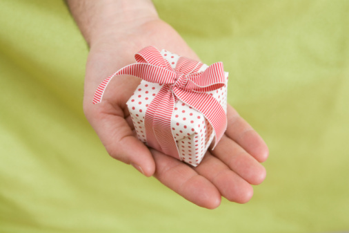 Make personalised gift wrap
