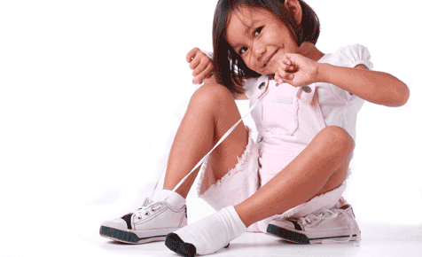 Tying shoe laces