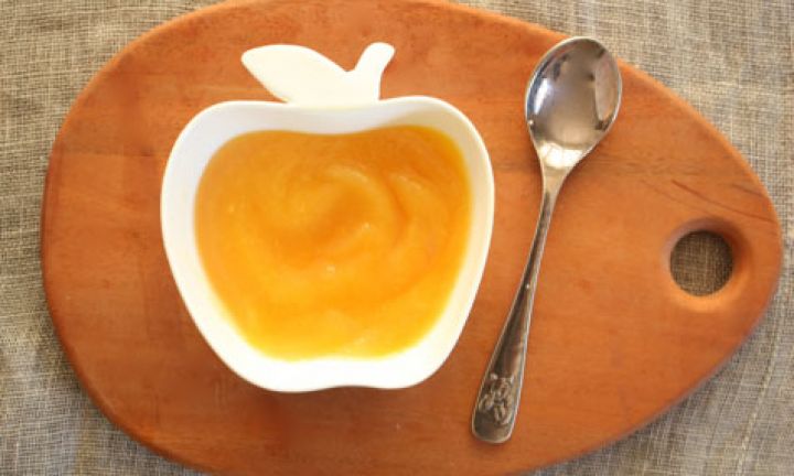 Apple and mango puree